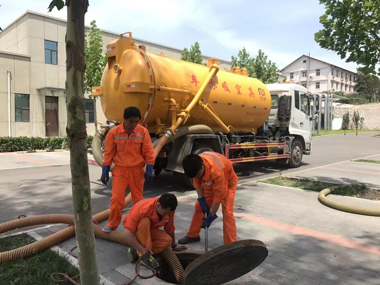 灌南化粪池清理与5-8吨吸粪车施工效率分析